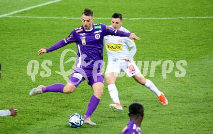 Fussball Bundesliga. SK Austria Klagenfurt gegen FC Red Bull Salzburg.  Max Besuschkow,  (Klagenfurt), Oscar Gloukh  (Salzburg).  Klagenfurt, am 24.4.2024.
Foto: Kuess
www.qspictures.net
---
pressefotos, pressefotografie, kuess, qs, qspictures, sport, bild, bilder, bilddatenbank