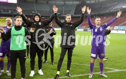 Fussball Bundesliga. SK Austria Klagenfurt gegen FC Red Bull Salzburg.  Aaron Sky Schwarz, Nicolas Binder, Marco Knaller, Max Besuschkow (Klagenfurt).  Klagenfurt, am 24.4.2024.
Foto: Kuess
www.qspictures.net
---
pressefotos, pressefotografie, kuess, qs, qspictures, sport, bild, bilder, bilddatenbank