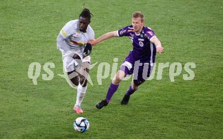 Fussball Bundesliga. SK Austria Klagenfurt gegen FC Red Bull Salzburg.  Christopher Cvetko,  (Klagenfurt),  Oumar Mickael Solet Bomawoko (Salzburg).  Klagenfurt, am 24.4.2024.
Foto: Kuess
www.qspictures.net
---
pressefotos, pressefotografie, kuess, qs, qspictures, sport, bild, bilder, bilddatenbank