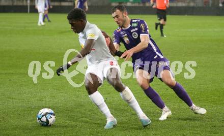 Fussball Bundesliga. SK Austria Klagenfurt gegen FC Red Bull Salzburg. Andrew Irving,   (Klagenfurt), Lucas Gourna-Douath  (Salzburg).  Klagenfurt, am 24.4.2024.
Foto: Kuess
www.qspictures.net
---
pressefotos, pressefotografie, kuess, qs, qspictures, sport, bild, bilder, bilddatenbank