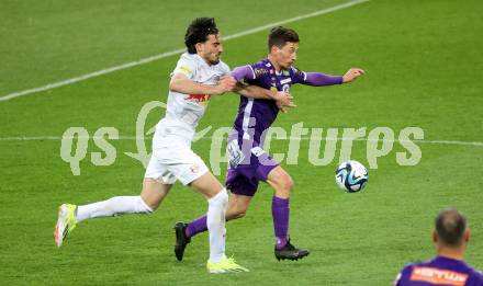 Fussball Bundesliga. SK Austria Klagenfurt gegen FC Red Bull Salzburg.  Till Schumacher,  (Klagenfurt),  Roko Simic (Salzburg).  Klagenfurt, am 24.4.2024.
Foto: Kuess
www.qspictures.net
---
pressefotos, pressefotografie, kuess, qs, qspictures, sport, bild, bilder, bilddatenbank