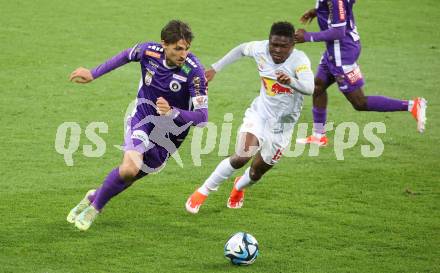 Fussball Bundesliga. SK Austria Klagenfurt gegen FC Red Bull Salzburg.  Thorsten Mahrer,  (Klagenfurt),  Karim Konate (Salzburg).  Klagenfurt, am 24.4.2024.
Foto: Kuess
www.qspictures.net
---
pressefotos, pressefotografie, kuess, qs, qspictures, sport, bild, bilder, bilddatenbank