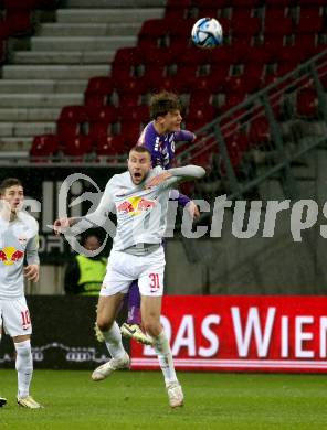 Fussball Bundesliga. SK Austria Klagenfurt gegen FC Red Bull Salzburg. Jannik Robatsch,    (Klagenfurt), Strahinja Pavlovic  (Salzburg).  Klagenfurt, am 24.4.2024.
Foto: Kuess
www.qspictures.net
---
pressefotos, pressefotografie, kuess, qs, qspictures, sport, bild, bilder, bilddatenbank