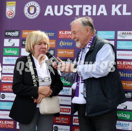 Fussball. SK Austria Klagenfurt. Einweihung Freddy-Hohenberger-Platz. Uschi Hohenberger, Willy Haslitzer . Klagenfurt, 5.5.2024.
Foto: Kuess
www.qspictures.net
---
pressefotos, pressefotografie, kuess, qs, qspictures, sport, bild, bilder, bilddatenbank