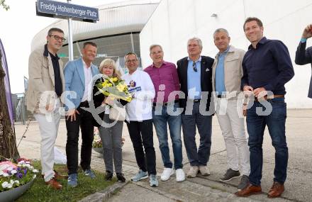 Fussball. SK Austria Klagenfurt. Einweihung Freddy-Hohenberger-Platz.  Buergermeister Christian Scheider, Uschi Hohenberger, Franz Petritz,, Philipp Liesnig.Klagenfurt, 5.5.2024.
Foto: Kuess
www.qspictures.net
---
pressefotos, pressefotografie, kuess, qs, qspictures, sport, bild, bilder, bilddatenbank