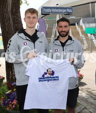 Fussball. SK Austria Klagenfurt. Einweihung Freddy-Hohenberger-Platz. Nicolas Binder, Kosmas Gkezos . Klagenfurt, 5.5.2024.
Foto: Kuess
www.qspictures.net
---
pressefotos, pressefotografie, kuess, qs, qspictures, sport, bild, bilder, bilddatenbank