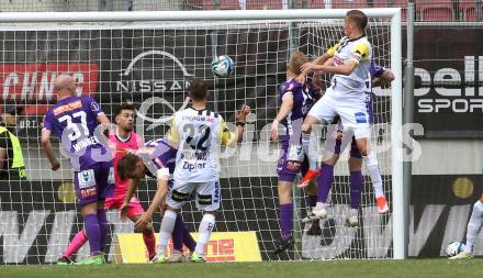 Fussball Bundesliga. SK Austria Klagenfurt gegen LASK.  Christopher Cvetko, (Klagenfurt), Marin Ljubicic   (LASK).  Klagenfurt, am 5.5.2024.
Foto: Kuess
www.qspictures.net
---
pressefotos, pressefotografie, kuess, qs, qspictures, sport, bild, bilder, bilddatenbank