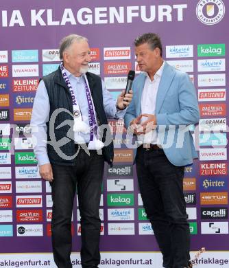 Fussball. SK Austria Klagenfurt. Einweihung Freddy-Hohenberger-Platz. Willy Haslitzer, Buergermeister Christian Scheider . Klagenfurt, 5.5.2024.
Foto: Kuess
www.qspictures.net
---
pressefotos, pressefotografie, kuess, qs, qspictures, sport, bild, bilder, bilddatenbank