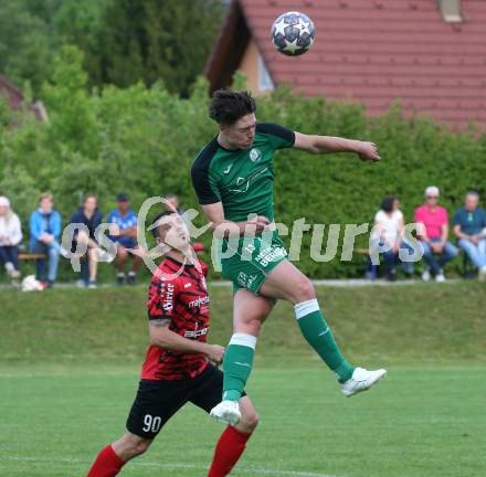 Fussball. Kaerntner Liga. Ferlach Atus gegen Lendorf.   Lukas Jaklitsch  (Ferlach),  Sandro Christoph Morgenstern (Lendorf).  Ferlach, 11.5.2024.
Foto: Kuess
www.qspictures.net
---
pressefotos, pressefotografie, kuess, qs, qspictures, sport, bild, bilder, bilddatenbank