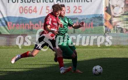 Fussball. Kaerntner Liga. Landskron gegen ATUS Ferlach.  Philipp Gatti (Landskron),  Stefan Ebner (Ferlach). Landskron, am 29.5.2024.
Foto: Kuess
www.qspictures.net
---
pressefotos, pressefotografie, kuess, qs, qspictures, sport, bild, bilder, bilddatenbank