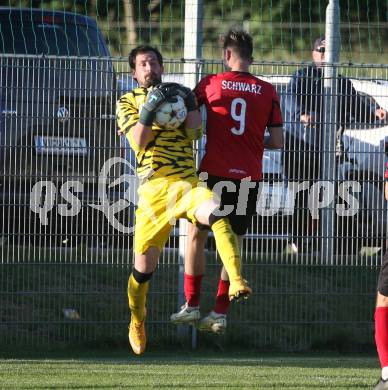 Fussball. Kaerntner Liga. Landskron gegen ATUS Ferlach. Martin Koller   (Landskron),  Hannes Marcel Schwarz (Ferlach). Landskron, am 29.5.2024.
Foto: Kuess
www.qspictures.net
---
pressefotos, pressefotografie, kuess, qs, qspictures, sport, bild, bilder, bilddatenbank