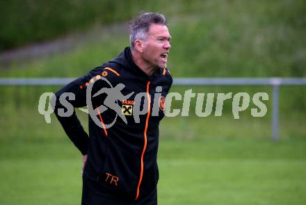 Fussball Unterliga West. Admira Villach gegen Lind.  Trainer Ibel Alempic (Lind).
Villach, am 1.6.2024.
Foto: Kuess
www.qspictures.net
---
pressefotos, pressefotografie, kuess, qs, qspictures, sport, bild, bilder, bilddatenbank
