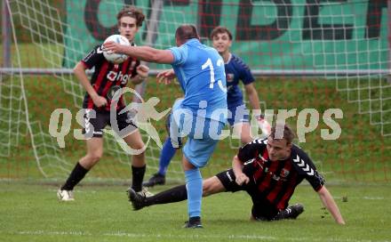 Fussball Unterliga West. Admira Villach gegen Lind.  Nico Leo Winkler  (Villach), Christoph Zoehrer  (Lind).
Villach, am 1.6.2024.
Foto: Kuess
www.qspictures.net
---
pressefotos, pressefotografie, kuess, qs, qspictures, sport, bild, bilder, bilddatenbank