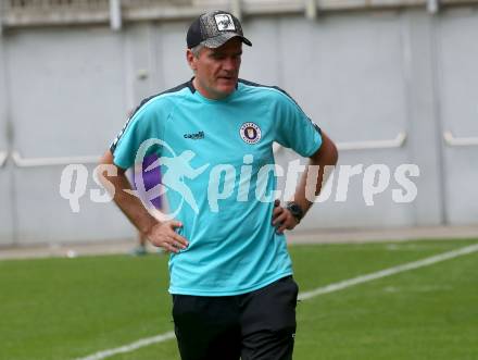 Fussball Frauen. Kaerntner Liga. Oberes Play Off. SK Austria Klagenfurt gegen SC St. Veit. Trainer Robert Micheu (Austria Klagenfurt),    KLagenfurt, am 2.6.2024.
Foto: Kuess
www.qspictures.net
---
pressefotos, pressefotografie, kuess, qs, qspictures, sport, bild, bilder, bilddatenbank