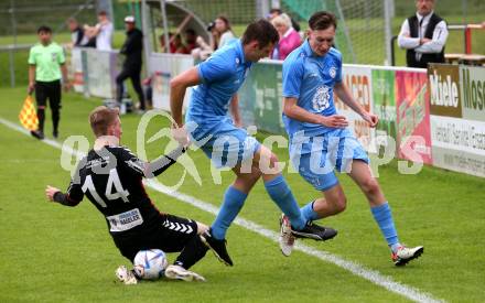 Fussball Unterliga West. Admira Villach gegen Lind.  Fabian Michael Pinter  (Villach),  Daniel Ebner, Markus Alexander Zoehrer (Lind).
Villach, am 1.6.2024.
Foto: Kuess
www.qspictures.net
---
pressefotos, pressefotografie, kuess, qs, qspictures, sport, bild, bilder, bilddatenbank