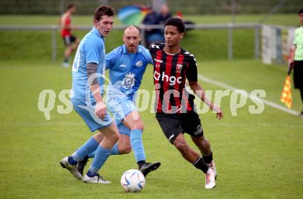 Fussball Unterliga West. Admira Villach gegen Lind.   Abdulmomen A. S. Bashir (Villach),  Johannes Oberwinkler,  Christoph Zoehrer (Lind).
Villach, am 1.6.2024.
Foto: Kuess
www.qspictures.net
---
pressefotos, pressefotografie, kuess, qs, qspictures, sport, bild, bilder, bilddatenbank
