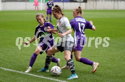 Fussball Frauen. Kaerntner Liga. Oberes Play Off. SK Austria Klagenfurt gegen SC St. Veit. Fiona Valentina Resch, Angelina Doris Prucknig (Austria Klagenfurt),  Alissa Lamzari  (St. Veit).  KLagenfurt, am 2.6.2024.
Foto: Kuess
www.qspictures.net
---
pressefotos, pressefotografie, kuess, qs, qspictures, sport, bild, bilder, bilddatenbank