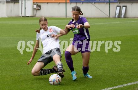 Fussball Frauen. Kaerntner Liga. Oberes Play Off. SK Austria Klagenfurt gegen SC St. Veit. Kristina Hohenwarter (Austria Klagenfurt),  Jasmin Moscher (St. Veit).  KLagenfurt, am 2.6.2024.
Foto: Kuess
www.qspictures.net
---
pressefotos, pressefotografie, kuess, qs, qspictures, sport, bild, bilder, bilddatenbank