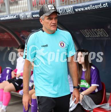 Fussball Frauen. Kaerntner Liga. Oberes Play Off. SK Austria Klagenfurt gegen SC St. Veit. Trainer Robert Micheu (Austria Klagenfurt),   KLagenfurt, am 2.6.2024.
Foto: Kuess
www.qspictures.net
---
pressefotos, pressefotografie, kuess, qs, qspictures, sport, bild, bilder, bilddatenbank