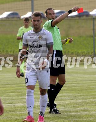 Fussball. KFV Cup. Koettmannsdorf gegen Grafenstein.   Adis Ajkic (Koettmannsdorf), Schiedsrichter Emil Ristoskov. Koettmannsdorf, am 4.6.2024.
Foto: Kuess
www.qspictures.net
---
pressefotos, pressefotografie, kuess, qs, qspictures, sport, bild, bilder, bilddatenbank