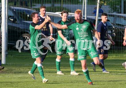 Fussball Kaerntner Liga. Velden gegen Lendorf. Torjubel Felix Helmut Hutter, Christian Wernisch (Lendorf). St. Egyden, am 7.6.2024.
Foto: Kuess
www.qspictures.net
---
pressefotos, pressefotografie, kuess, qs, qspictures, sport, bild, bilder, bilddatenbank
