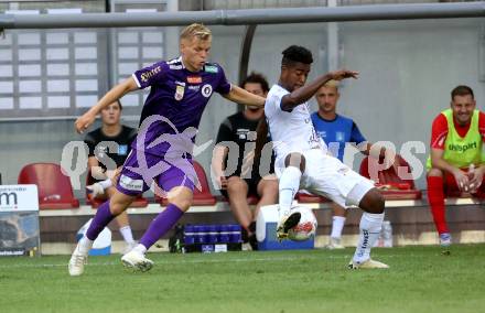 Fussball Bundesliga. SK Austria Klagenfurt gegen FC Blau Weiss Linz. Jonas Kuehn,  (Klagenfurt), Paul Mensah  (Linz).  Klagenfurt, am 31.8.2024.
Foto: Kuess
www.qspictures.net
---
pressefotos, pressefotografie, kuess, qs, qspictures, sport, bild, bilder, bilddatenbank