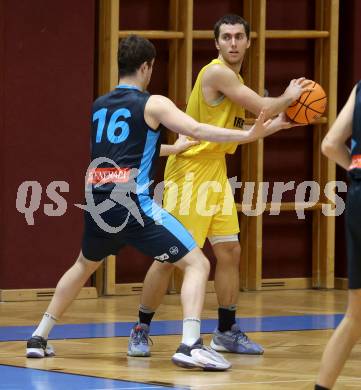 Basketball 2. Liga 2024/2025. Grunddurchgang 7. Runde. Woerthersee Piraten gegen Vienna Timberwolves. Andreas Nuck  (Piraten),  Maximilian Seher (Vienna). Klagenfurt, am 9.11.2024.
Foto: Kuess


---
pressefotos, pressefotografie, kuess, qs, qspictures, sport, bild, bilder, bilddatenbank
