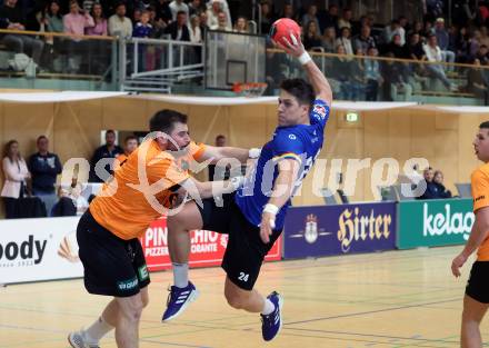Handball Bundesliga. SC Ferlach gegen HSG Holding Graz.  Jovanovic Mladan  (Ferlach),     Schweighofer Lukas (Graz).  Ferlach, am 23.11.2024.
Foto: Kuess
www.qspictures.net
---
pressefotos, pressefotografie, kuess, qs, qspictures, sport, bild, bilder, bilddatenbank