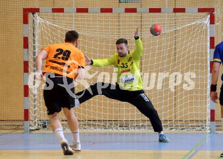 Handball Bundesliga. SC Ferlach gegen HSG Holding Graz. Striessnig Florian   (Ferlach),     Schweighofer Lukas (Graz).  Ferlach, am 23.11.2024.
Foto: Kuess
www.qspictures.net
---
pressefotos, pressefotografie, kuess, qs, qspictures, sport, bild, bilder, bilddatenbank