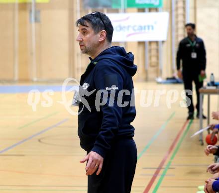 Handball Bundesliga. SC Ferlach gegen HSG Holding Graz. Trainer Robert Begus (Ferlach).. Ferlach, am 23.11.2024.
Foto: Kuess
www.qspictures.net
---
pressefotos, pressefotografie, kuess, qs, qspictures, sport, bild, bilder, bilddatenbank