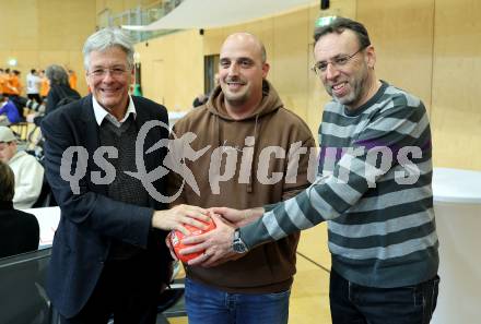 Handball Bundesliga. SC Ferlach gegen HSG Holding Graz. LH Peter Kaiser, Christian Gamsler (Ferlach). Ferlach, am 23.11.2024.
Foto: Kuess
www.qspictures.net
---
pressefotos, pressefotografie, kuess, qs, qspictures, sport, bild, bilder, bilddatenbank