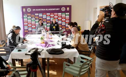 Fussball Bundesliga. Pressekonferenz. SK Austria Klagenfurt. Marco Walter, Martin Hinteregger. Klagenfurt, am 26.11.2024.
Foto: Kuess
---
pressefotos, pressefotografie, kuess, qs, qspictures, sport, bild, bilder, bilddatenbank