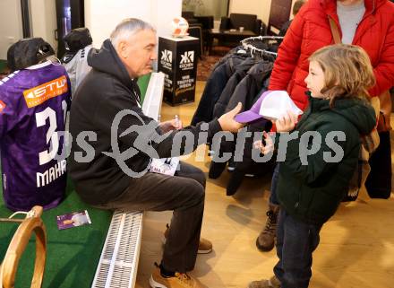Fussball Bundesliga. SK Austria Klagenfurt. ErÃ¶ffnung Fan Shop. Trainer Peter Pacult.. Klagenfurt, am 25.11.2025.
Foto: Kuess
---
pressefotos, pressefotografie, kuess, qs, qspictures, sport, bild, bilder, bilddatenbank