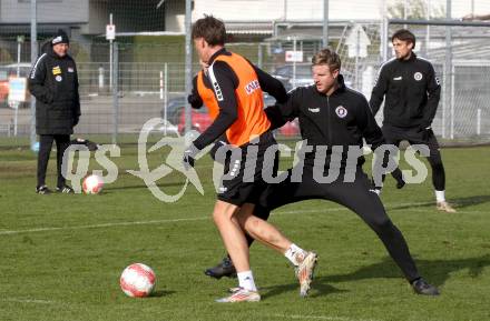 Fussball Bundesliga. Training SK Austria Klagenfurt. Matteo Kitz, Martin Hinteregger.. Klagenfurt, am 26.11.2024.
Foto: Kuess
---
pressefotos, pressefotografie, kuess, qs, qspictures, sport, bild, bilder, bilddatenbank