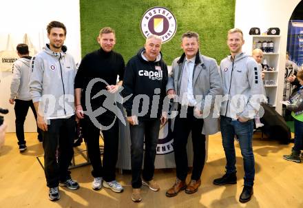 Fussball Bundesliga. SK Austria Klagenfurt. ErÃ¶ffnung Fan Shop. Thorsten Mahrer, Peer Jaekel, Trainer Peter Pacult, BÃ¼rgermeister Christian Scheider, Christopher Cvetko. Klagenfurt, am 25.11.2025.
Foto: Kuess
---
pressefotos, pressefotografie, kuess, qs, qspictures, sport, bild, bilder, bilddatenbank