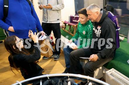 Fussball Bundesliga. SK Austria Klagenfurt. ErÃ¶ffnung Fan Shop. Trainer Peter Pacult. Klagenfurt, am 25.11.2025.
Foto: Kuess
---
pressefotos, pressefotografie, kuess, qs, qspictures, sport, bild, bilder, bilddatenbank