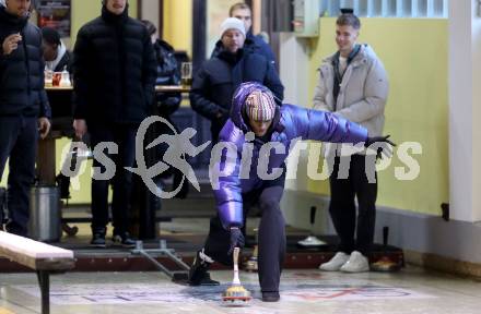 Fussball Bundesliga. Stockschiessen. SK  Austria Klagenfurt. Dikeni-Rafid Salifou.  Launsdorf,  am 11.12.2024.
Foto: Kuess
www.qspictures.net
---
pressefotos, pressefotografie, kuess, qs, qspictures, sport, bild, bilder, bilddatenbank