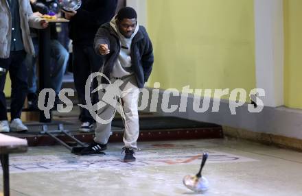 Fussball Bundesliga. Stockschiessen. SK  Austria Klagenfurt. Denzel Owusu. Launsdorf,  am 11.12.2024.
Foto: Kuess
www.qspictures.net
---
pressefotos, pressefotografie, kuess, qs, qspictures, sport, bild, bilder, bilddatenbank