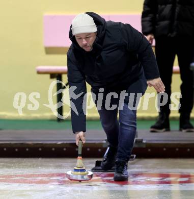 Fussball Bundesliga. Stockschiessen. SK  Austria Klagenfurt. Michael Kristan.  Launsdorf,  am 11.12.2024.
Foto: Kuess
www.qspictures.net
---
pressefotos, pressefotografie, kuess, qs, qspictures, sport, bild, bilder, bilddatenbank