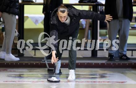 Fussball Bundesliga. Stockschiessen. SK  Austria Klagenfurt. Niklas Szerencsi. Launsdorf,  am 11.12.2024.
Foto: Kuess
www.qspictures.net
---
pressefotos, pressefotografie, kuess, qs, qspictures, sport, bild, bilder, bilddatenbank