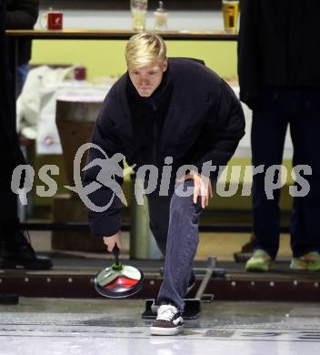 Fussball Bundesliga. Stockschiessen. SK  Austria Klagenfurt. Jonas Kuehn.. Launsdorf,  am 11.12.2024.
Foto: Kuess
www.qspictures.net
---
pressefotos, pressefotografie, kuess, qs, qspictures, sport, bild, bilder, bilddatenbank