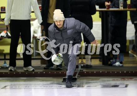Fussball Bundesliga. Stockschiessen. SK  Austria Klagenfurt. Christopher Wernitznig.  Launsdorf,  am 11.12.2024.
Foto: Kuess
www.qspictures.net
---
pressefotos, pressefotografie, kuess, qs, qspictures, sport, bild, bilder, bilddatenbank