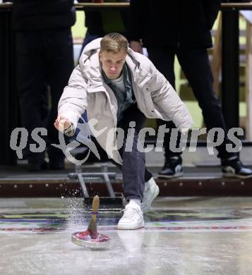 Fussball Bundesliga. Stockschiessen. SK  Austria Klagenfurt. Laurenz Dehl. Launsdorf,  am 11.12.2024.
Foto: Kuess
www.qspictures.net
---
pressefotos, pressefotografie, kuess, qs, qspictures, sport, bild, bilder, bilddatenbank
