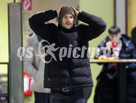 Fussball Bundesliga. Stockschiessen. SK  Austria Klagenfurt. Simon Spari.  Launsdorf,  am 11.12.2024.
Foto: Kuess
www.qspictures.net
---
pressefotos, pressefotografie, kuess, qs, qspictures, sport, bild, bilder, bilddatenbank