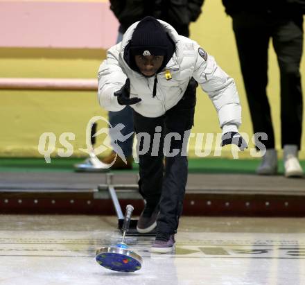 Fussball Bundesliga. Stockschiessen. SK  Austria Klagenfurt. Solomon Bonnah.  Launsdorf,  am 11.12.2024.
Foto: Kuess
www.qspictures.net
---
pressefotos, pressefotografie, kuess, qs, qspictures, sport, bild, bilder, bilddatenbank
