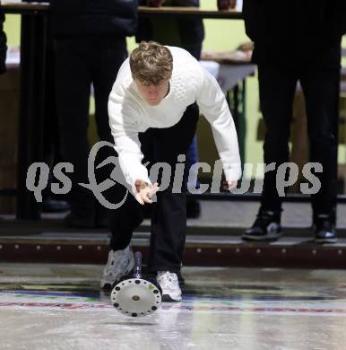 Fussball Bundesliga. Stockschiessen. SK  Austria Klagenfurt. Jannik Robatsch Launsdorf,  am 11.12.2024.
Foto: Kuess
www.qspictures.net
---
pressefotos, pressefotografie, kuess, qs, qspictures, sport, bild, bilder, bilddatenbank
