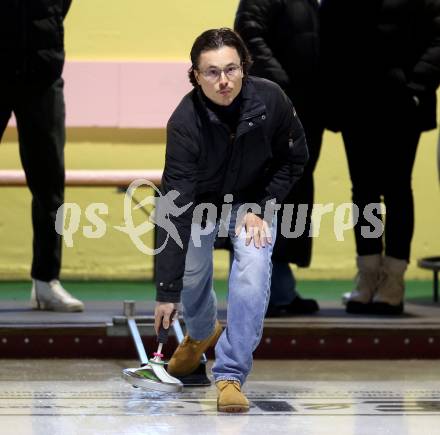 Fussball Bundesliga. Stockschiessen. SK  Austria Klagenfurt .Marco Walter. Launsdorf,  am 11.12.2024.
Foto: Kuess
www.qspictures.net
---
pressefotos, pressefotografie, kuess, qs, qspictures, sport, bild, bilder, bilddatenbank
