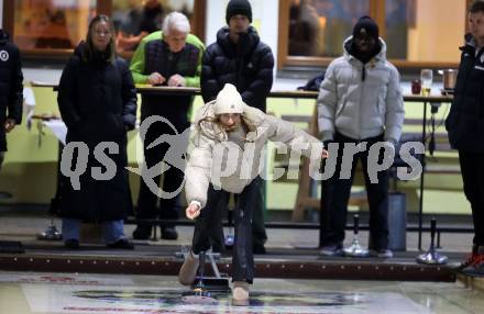 Fussball Bundesliga. Stockschiessen. SK  Austria Klagenfurt.   Launsdorf,  am 11.12.2024.
Foto: Kuess
www.qspictures.net
---
pressefotos, pressefotografie, kuess, qs, qspictures, sport, bild, bilder, bilddatenbank