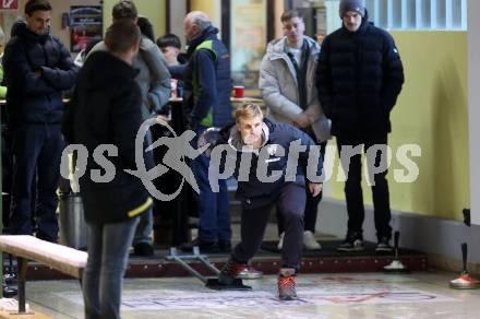 Fussball Bundesliga. Stockschiessen. SK  Austria Klagenfurt.  Martin Hinteregger. Launsdorf,  am 11.12.2024.
Foto: Kuess
www.qspictures.net
---
pressefotos, pressefotografie, kuess, qs, qspictures, sport, bild, bilder, bilddatenbank