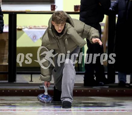 Fussball Bundesliga. Stockschiessen. SK  Austria Klagenfurt.  Launsdorf,  am 11.12.2024.
Foto: Kuess
www.qspictures.net
---
pressefotos, pressefotografie, kuess, qs, qspictures, sport, bild, bilder, bilddatenbank